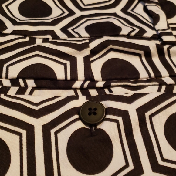 Shorts - Picture 6 of 8